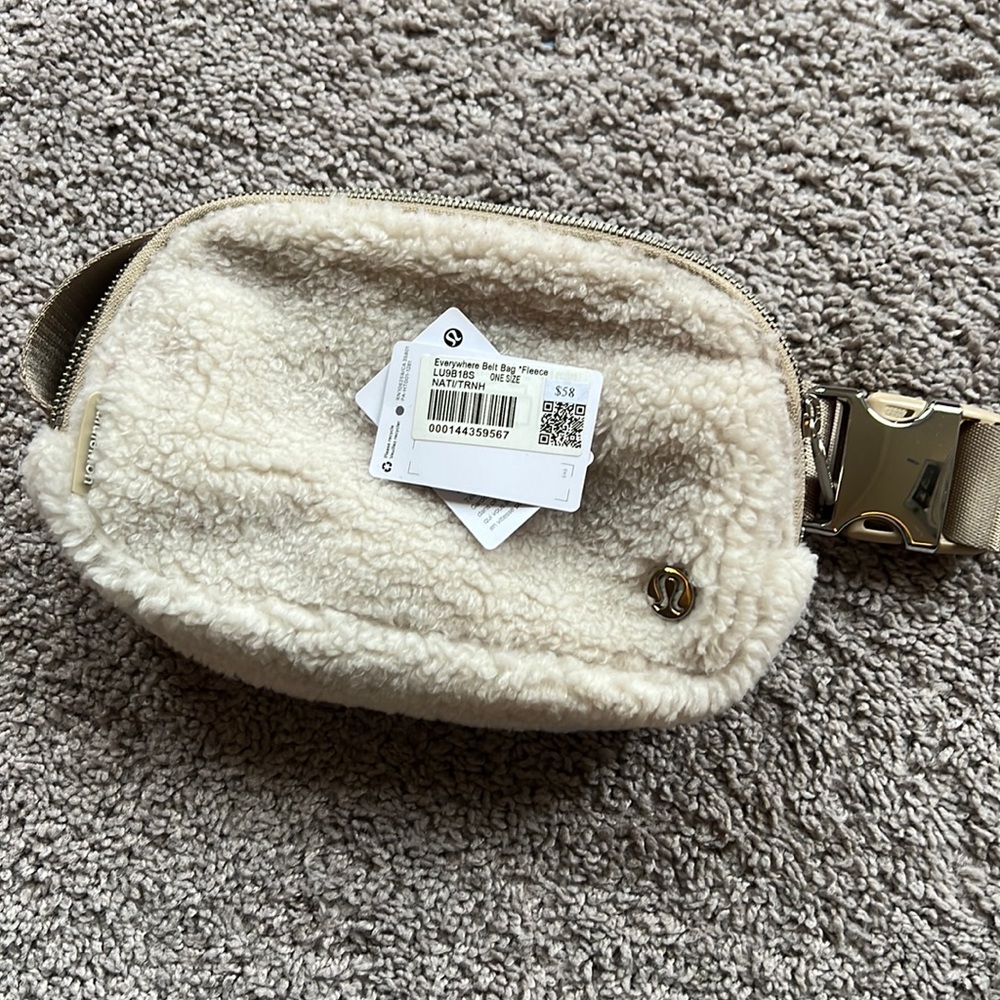 LULULEMON Fleece sherpa everywhere belt bag natural trench NWT